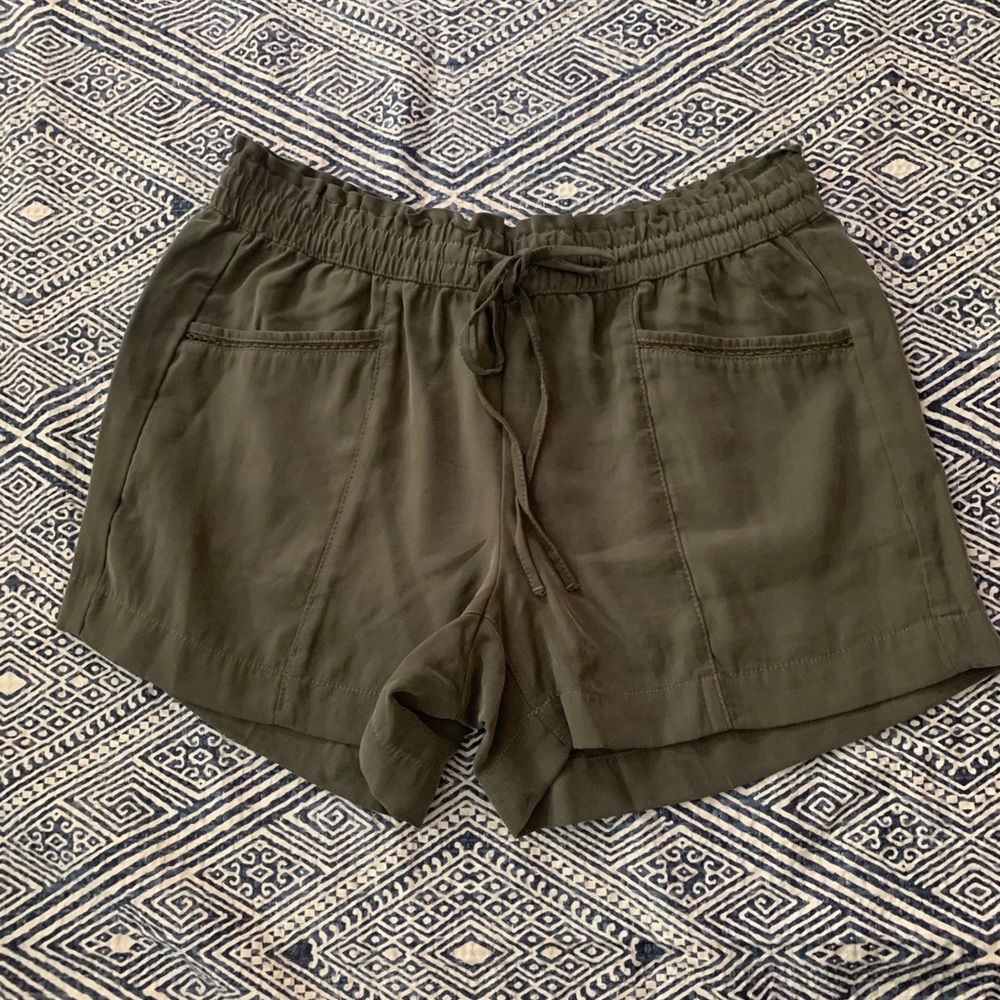 Loft olive green elastic waist drawstring shorts